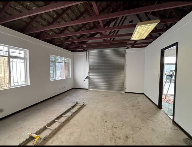 225M² WAREHOUSE TO LET IN EPPING INDUSTRIAL